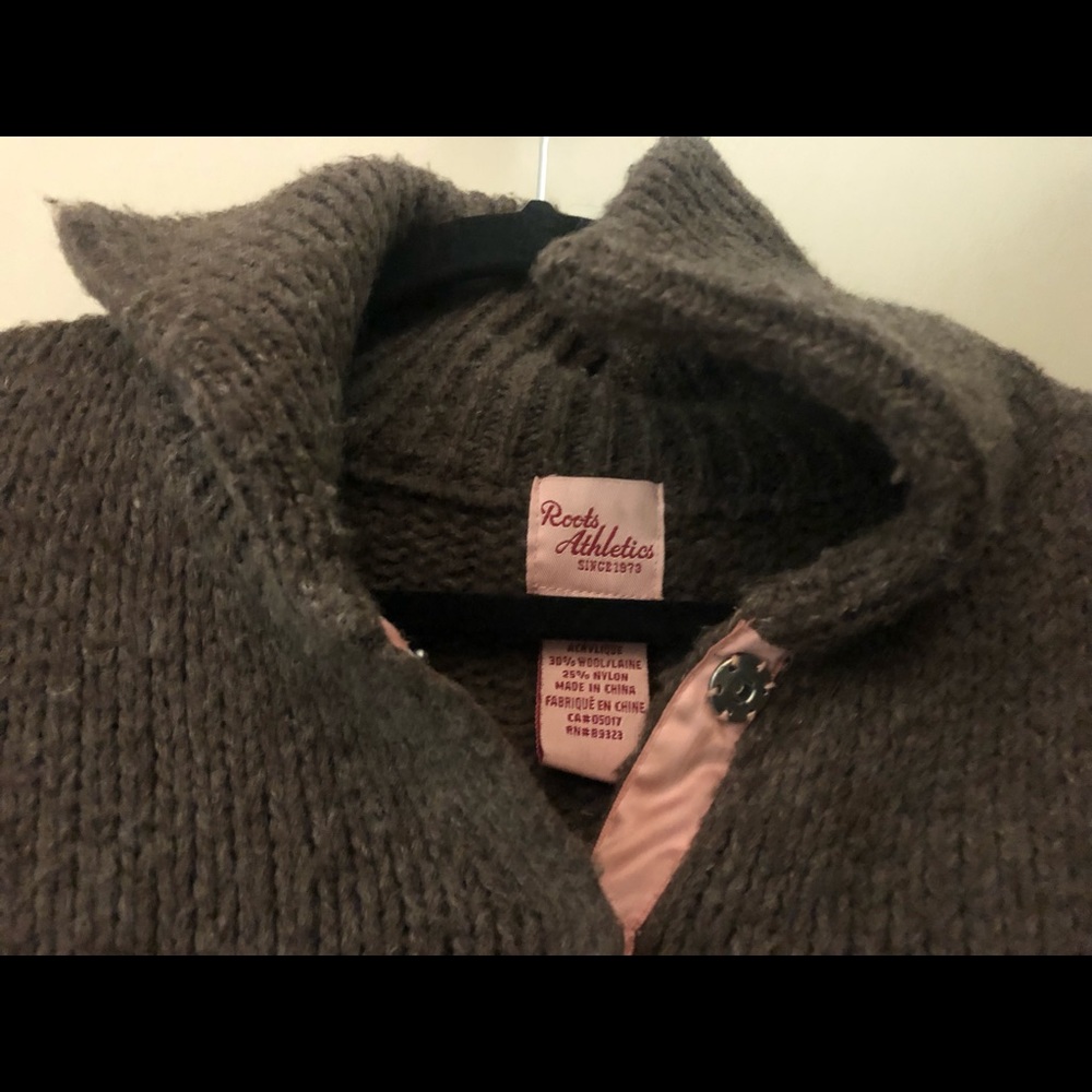 Roots sweater